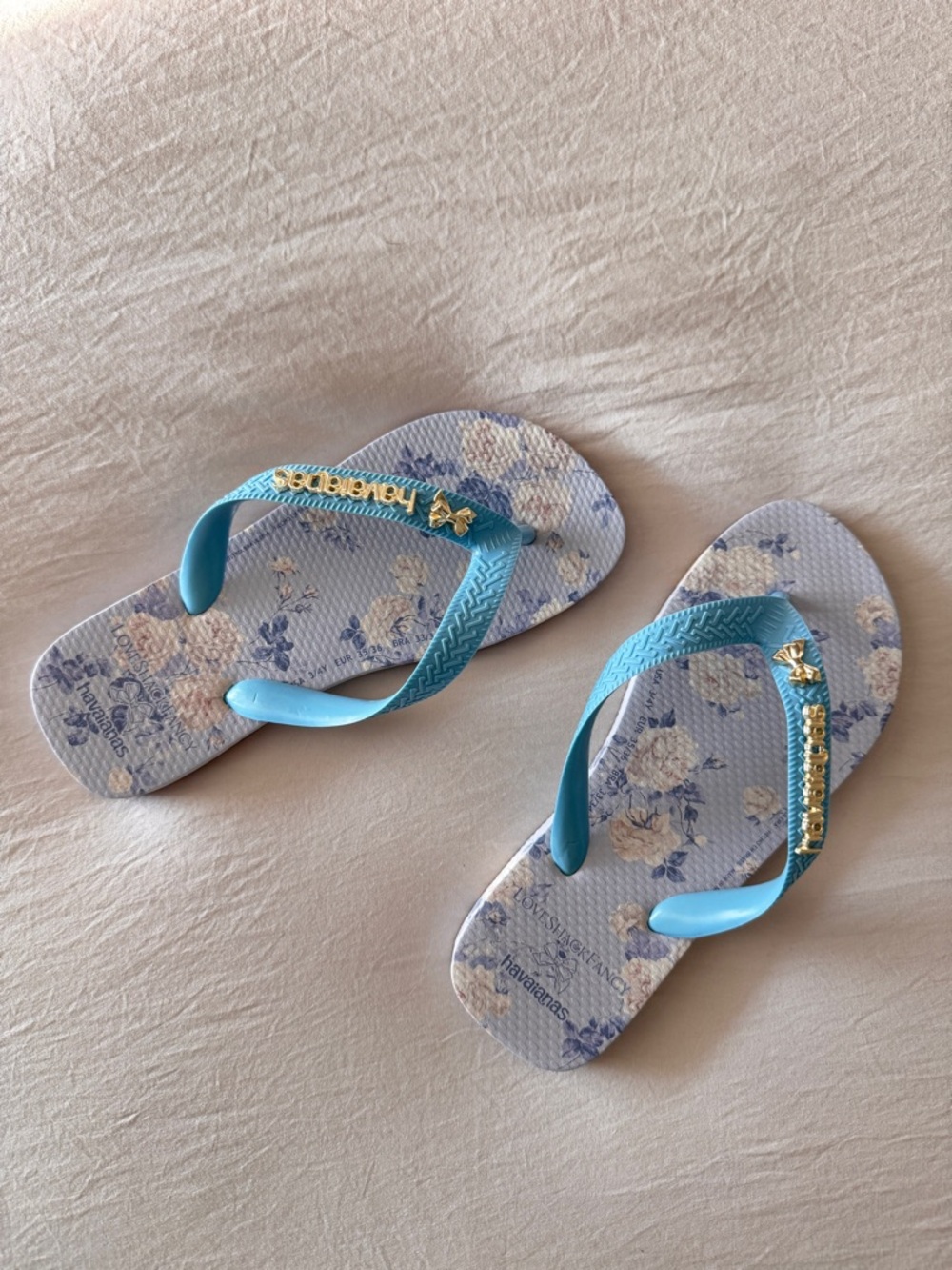 LoveShackFancy x havaianas Girls
Whisper Blue Flip Flops